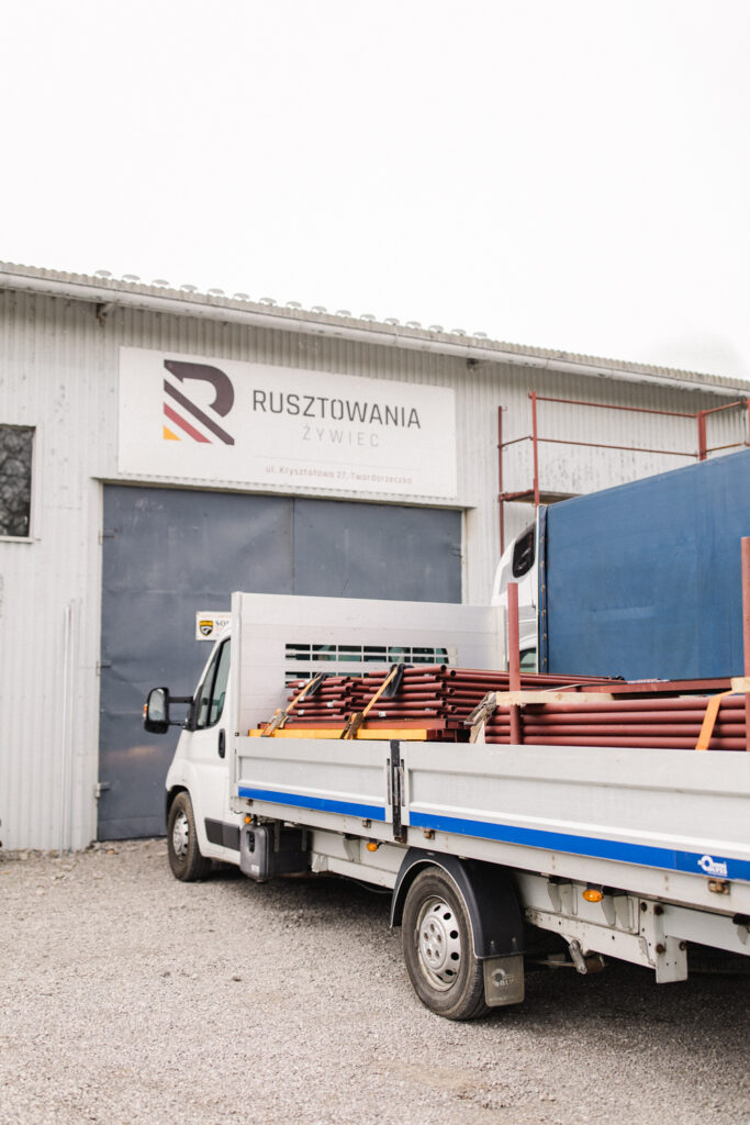 Rusztowanie elewacyjne 250 m2 przygotowane do transportu samochodem dostawczym